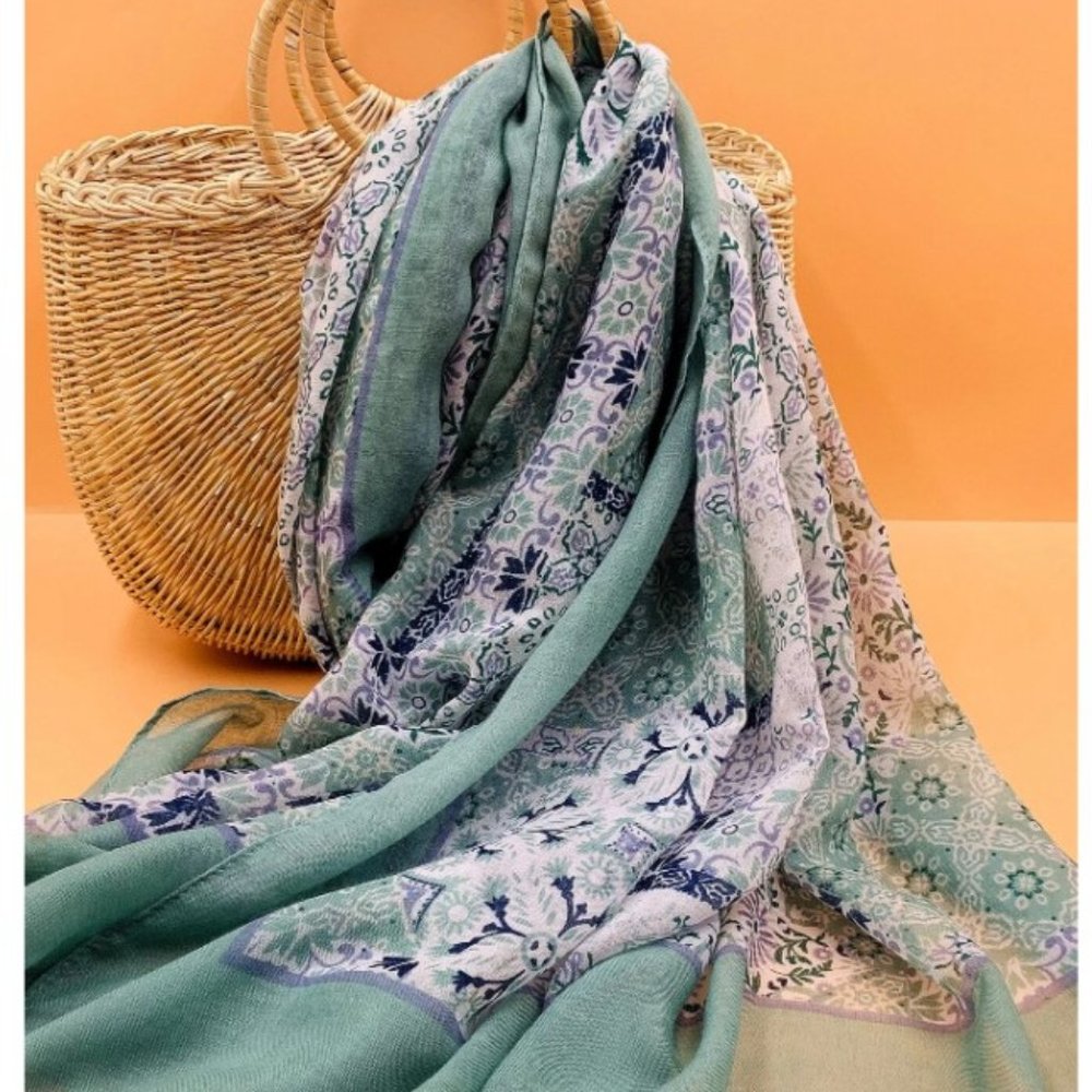 * Flower Pattern Scarf Women Green Floral